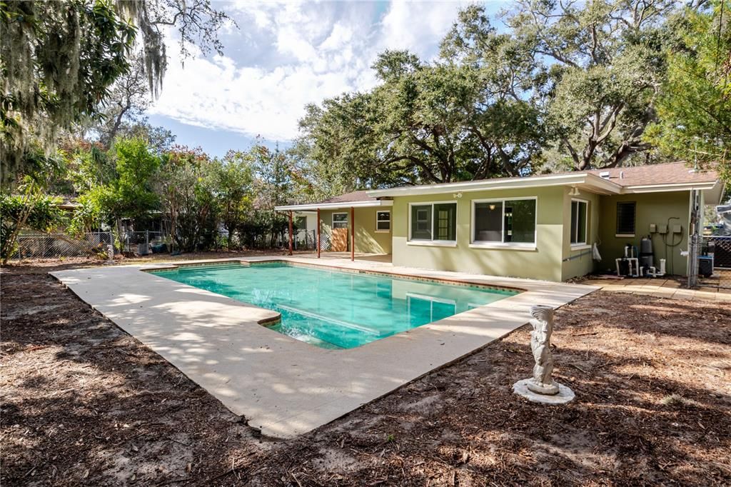 For Sale: $375,000 (2 beds, 2 baths, 1184 Square Feet)