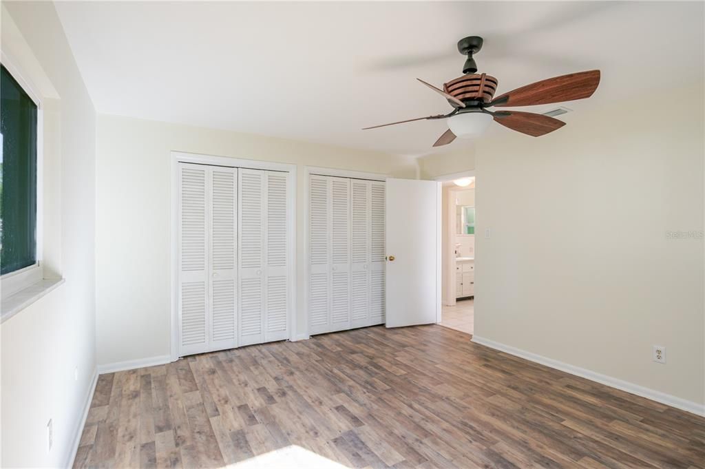 For Sale: $375,000 (2 beds, 2 baths, 1184 Square Feet)
