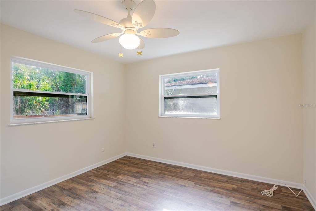 For Sale: $375,000 (2 beds, 2 baths, 1184 Square Feet)