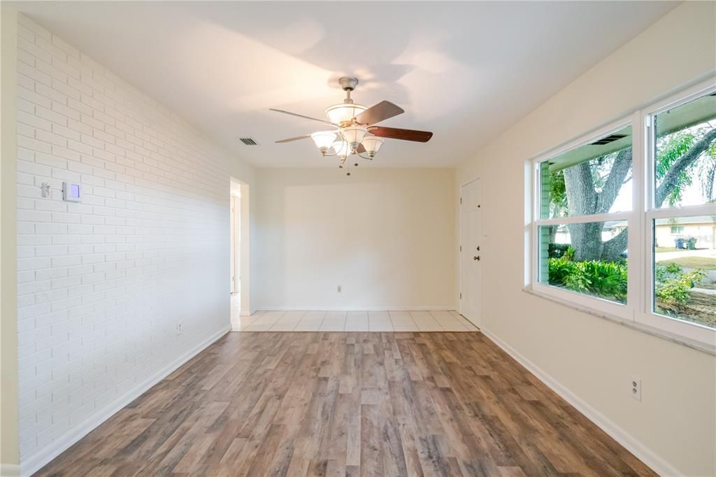 For Sale: $375,000 (2 beds, 2 baths, 1184 Square Feet)