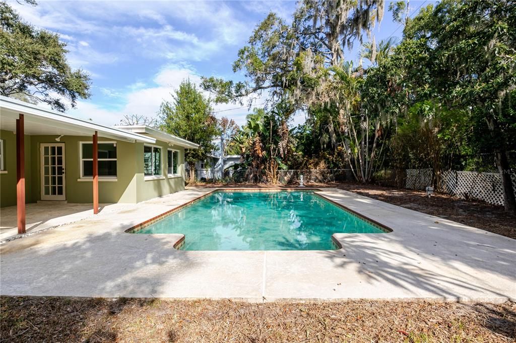 For Sale: $375,000 (2 beds, 2 baths, 1184 Square Feet)