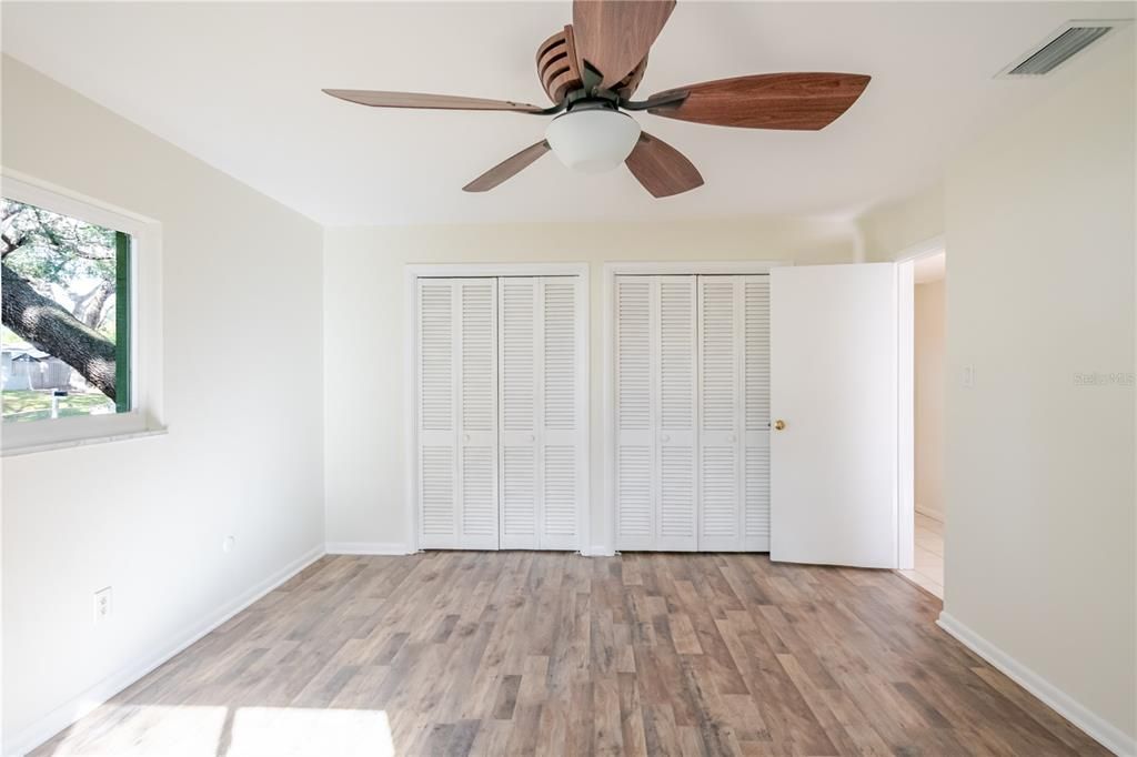 For Sale: $375,000 (2 beds, 2 baths, 1184 Square Feet)