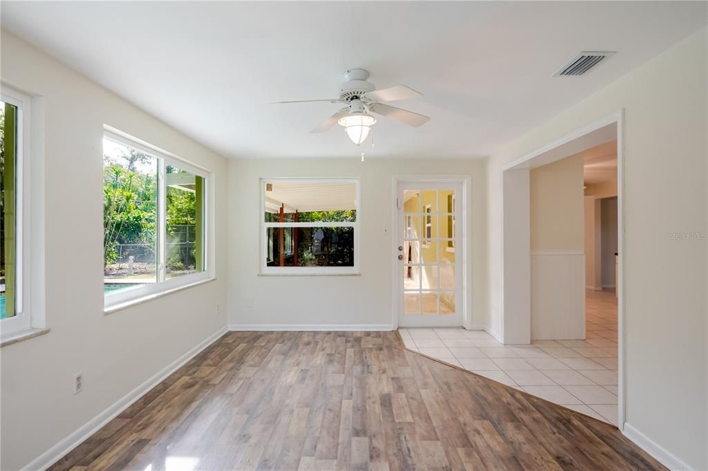 For Sale: $375,000 (2 beds, 2 baths, 1184 Square Feet)