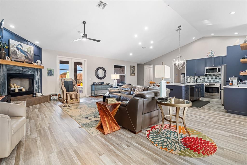 For Sale: $1,200,000 (3 beds, 3 baths, 2513 Square Feet)