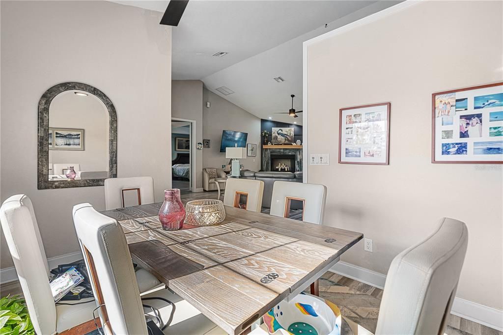 For Sale: $1,200,000 (3 beds, 3 baths, 2513 Square Feet)