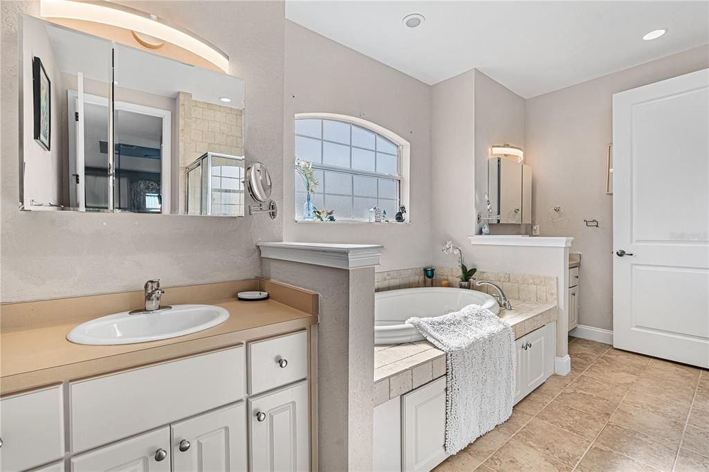 For Sale: $1,200,000 (3 beds, 3 baths, 2513 Square Feet)