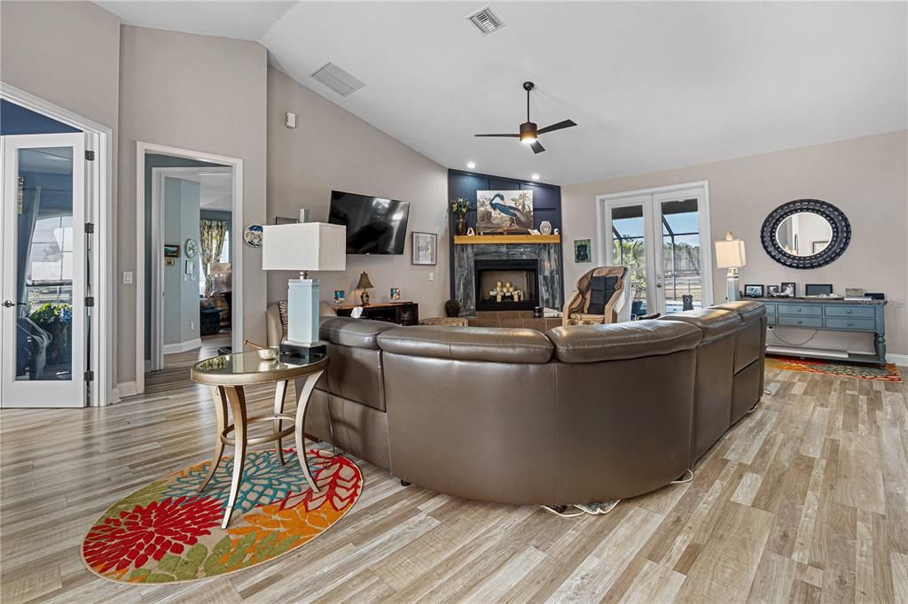 For Sale: $1,200,000 (3 beds, 3 baths, 2513 Square Feet)