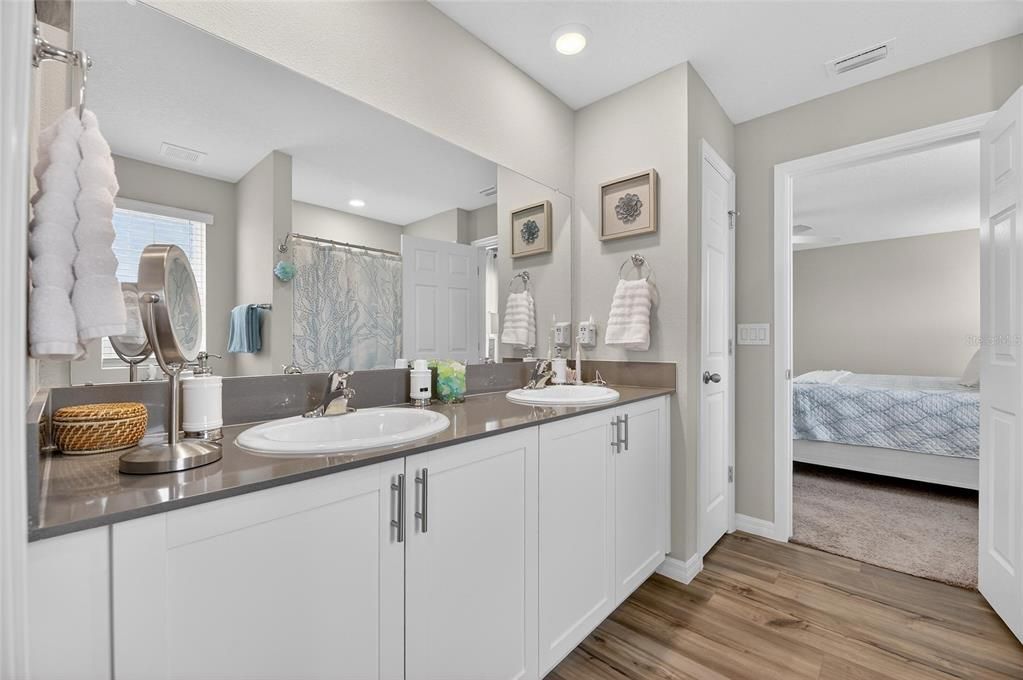 For Sale: $415,000 (4 beds, 2 baths, 2299 Square Feet)