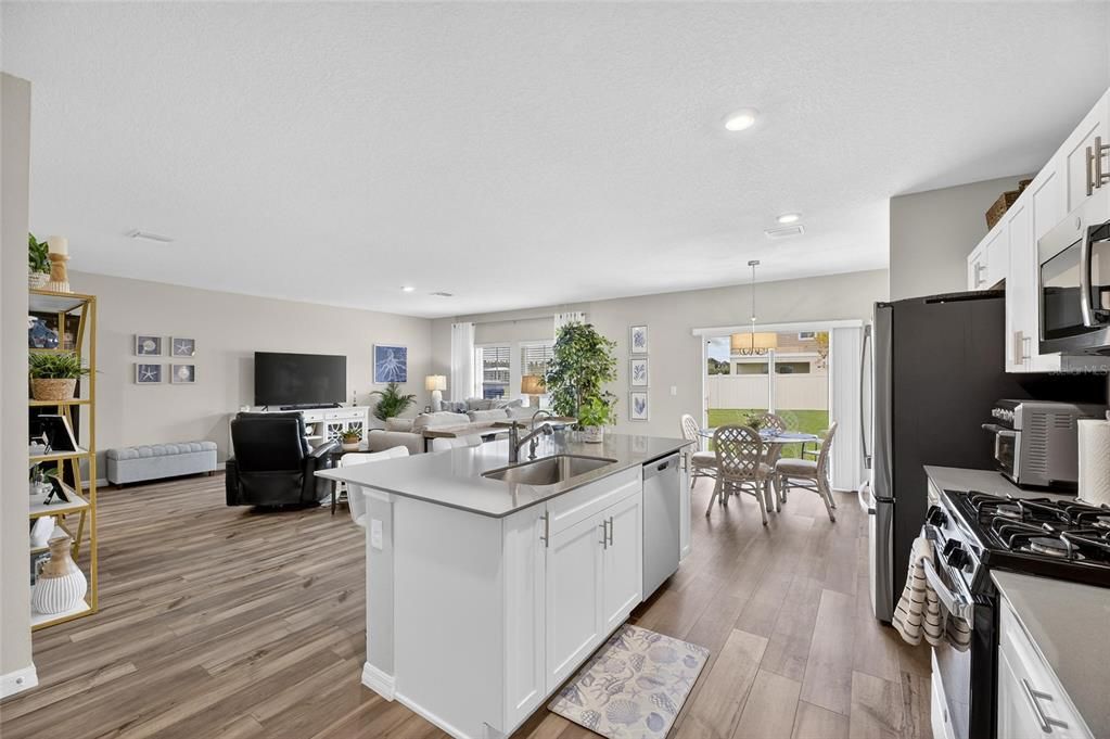 For Sale: $415,000 (4 beds, 2 baths, 2299 Square Feet)