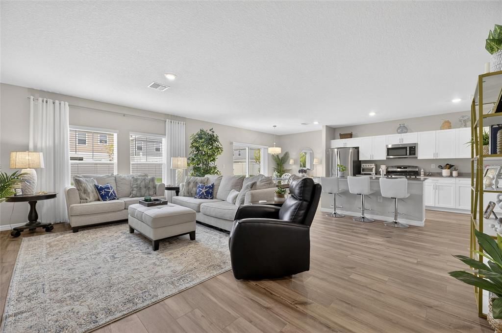 For Sale: $415,000 (4 beds, 2 baths, 2299 Square Feet)