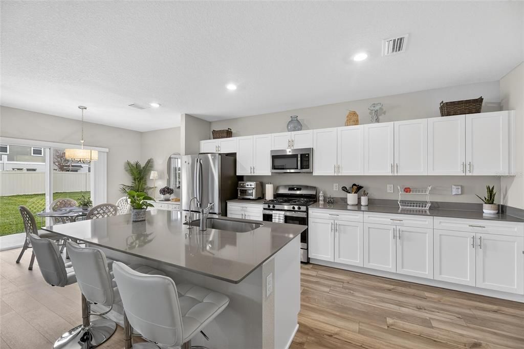 For Sale: $415,000 (4 beds, 2 baths, 2299 Square Feet)