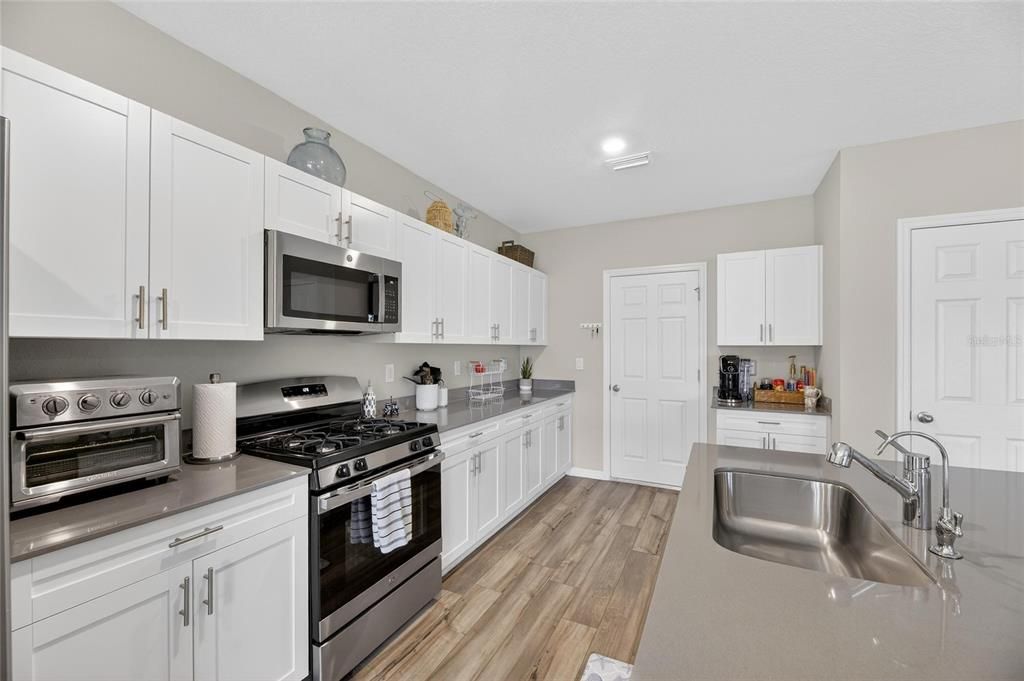 For Sale: $415,000 (4 beds, 2 baths, 2299 Square Feet)