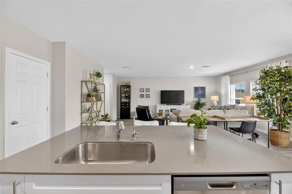 For Sale: $415,000 (4 beds, 2 baths, 2299 Square Feet)