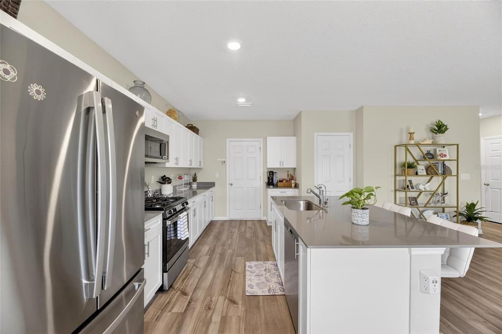 For Sale: $415,000 (4 beds, 2 baths, 2299 Square Feet)