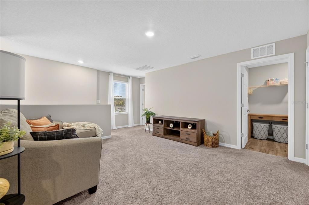 For Sale: $415,000 (4 beds, 2 baths, 2299 Square Feet)