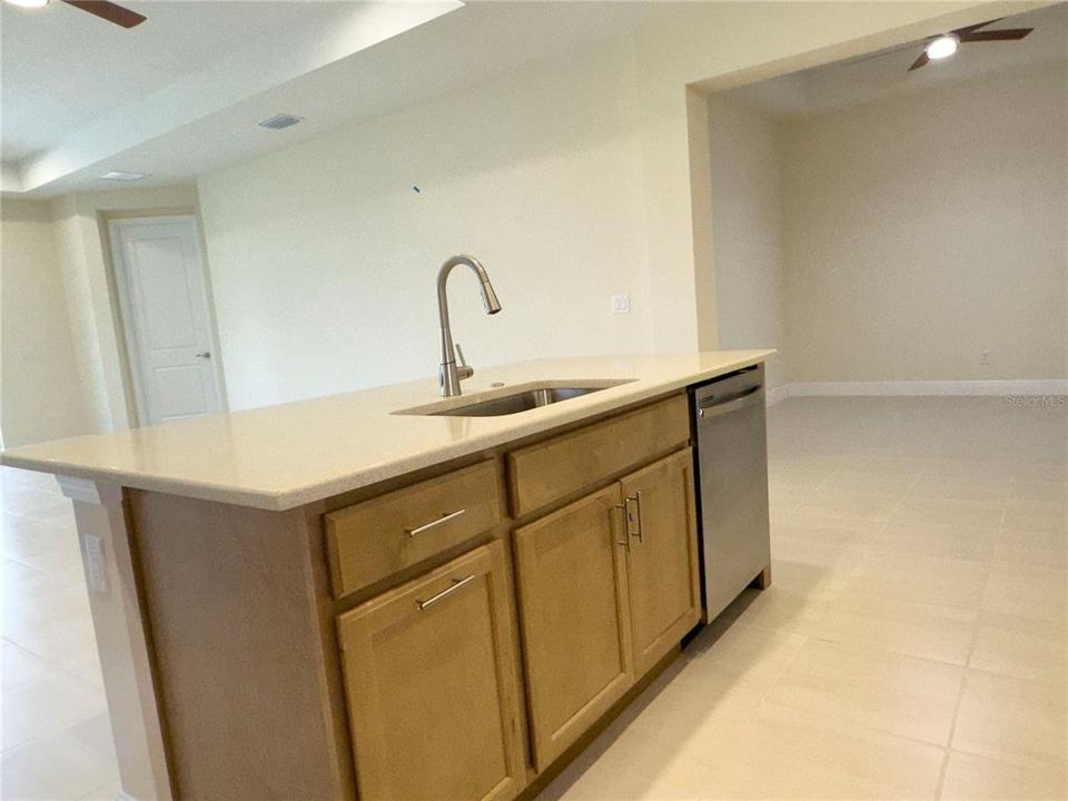 出租: $2,800 (2 贝兹, 2 浴室, 1625 平方英尺)