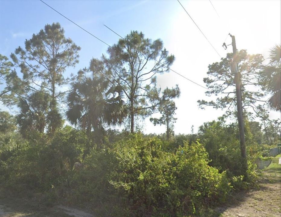 На продажу: $189,999 (1.17 acres)