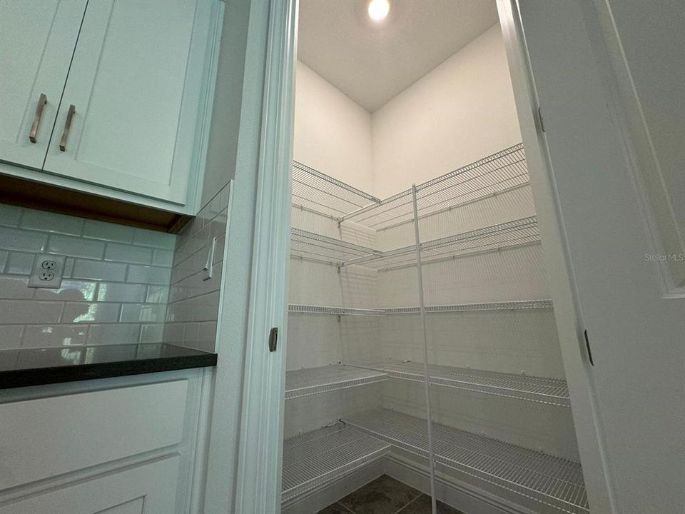 В аренду: $2,850 (4 спален, 2 ванн, 2240 Квадратных фут)