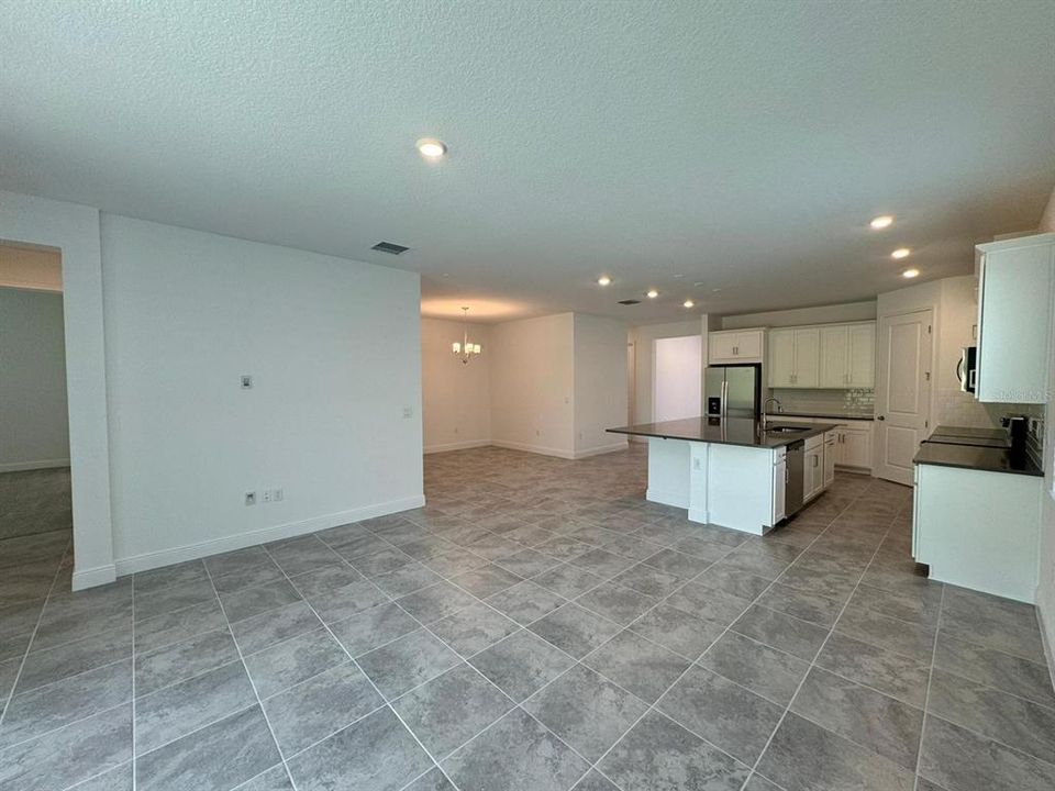 В аренду: $2,850 (4 спален, 2 ванн, 2240 Квадратных фут)