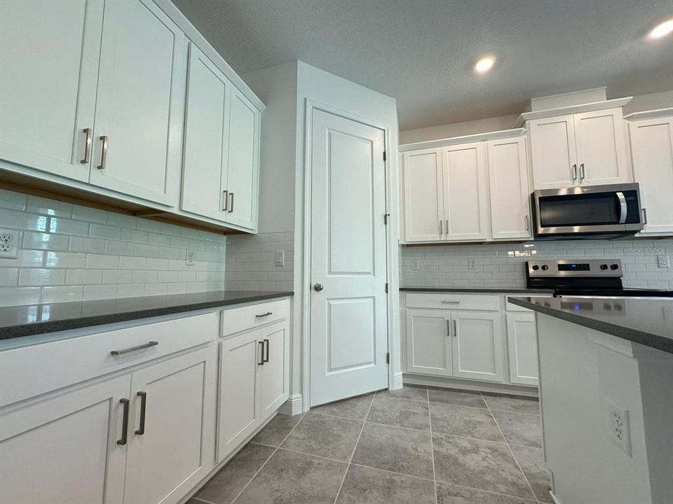 В аренду: $2,850 (4 спален, 2 ванн, 2240 Квадратных фут)