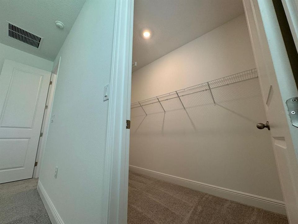 В аренду: $2,850 (4 спален, 2 ванн, 2240 Квадратных фут)