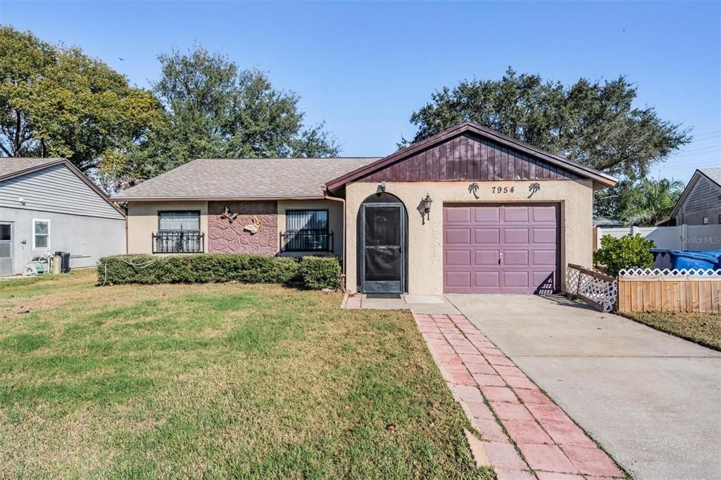 For Sale: $239,000 (2 beds, 2 baths, 1392 Square Feet)