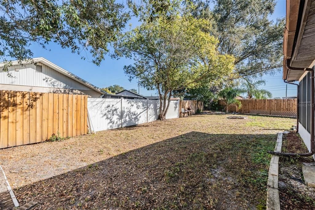 For Sale: $239,000 (2 beds, 2 baths, 1392 Square Feet)