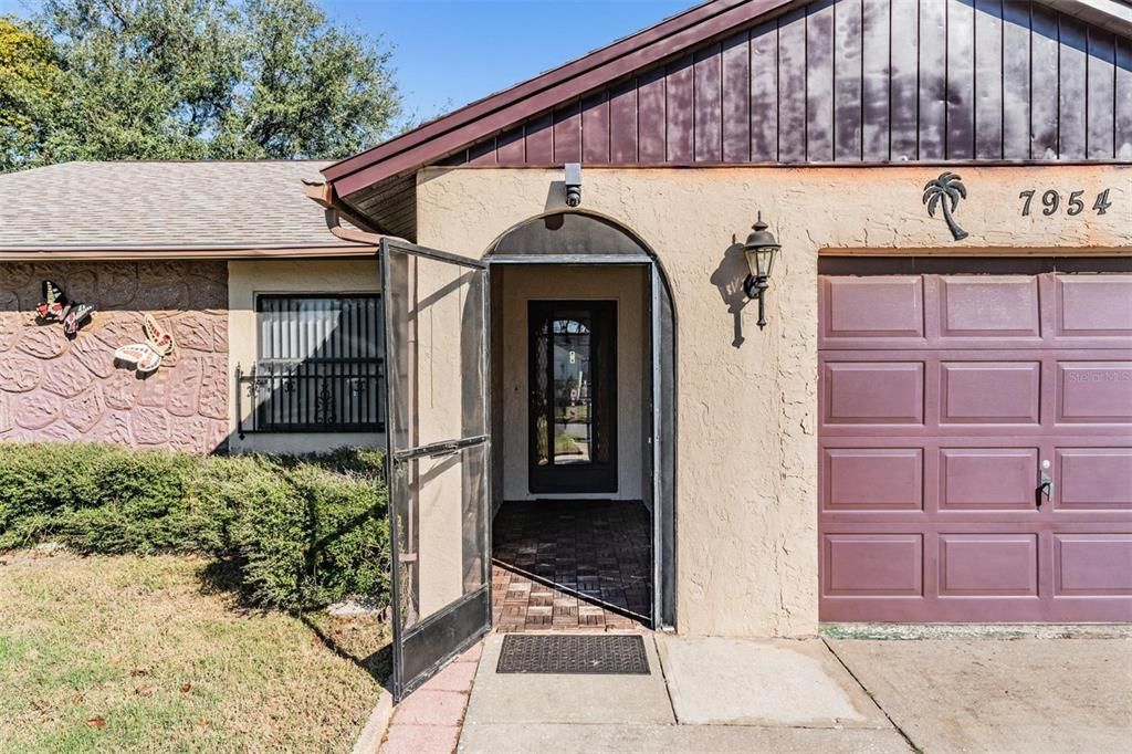 For Sale: $239,000 (2 beds, 2 baths, 1392 Square Feet)