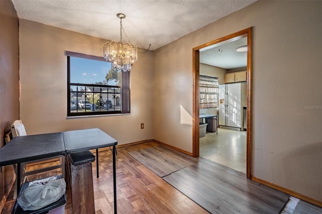 For Sale: $239,000 (2 beds, 2 baths, 1392 Square Feet)