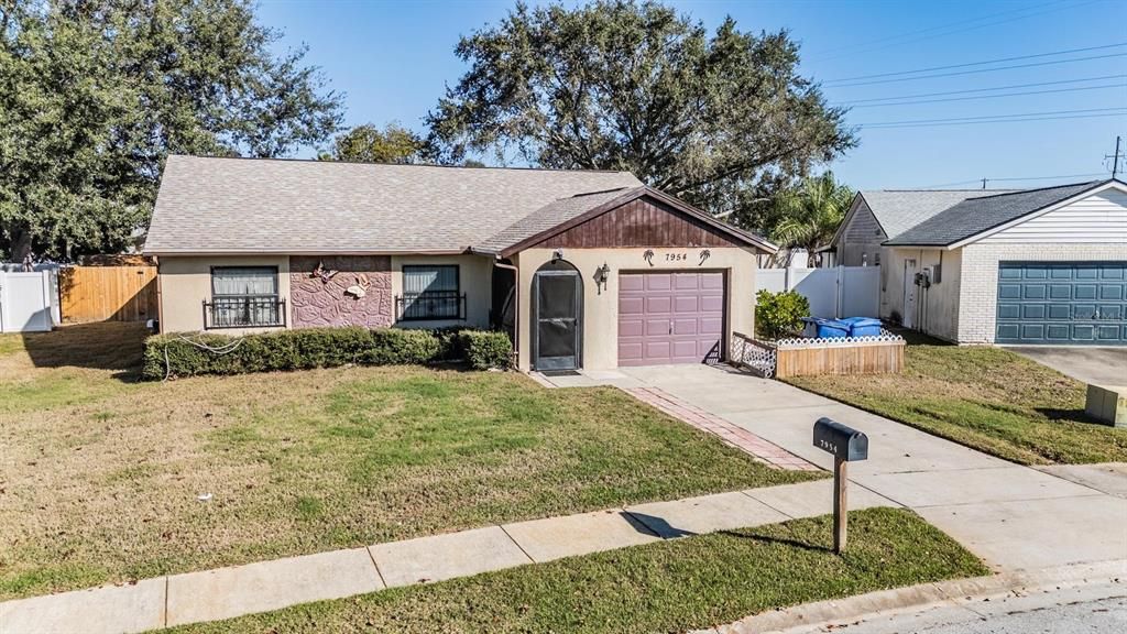 For Sale: $239,000 (2 beds, 2 baths, 1392 Square Feet)