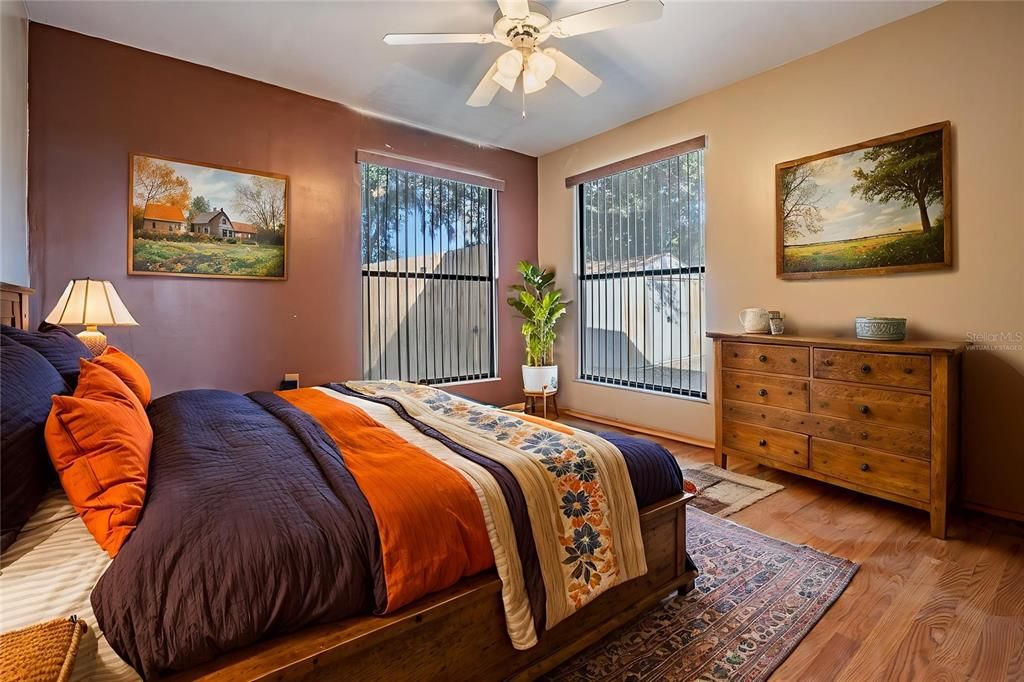 For Sale: $239,000 (2 beds, 2 baths, 1392 Square Feet)