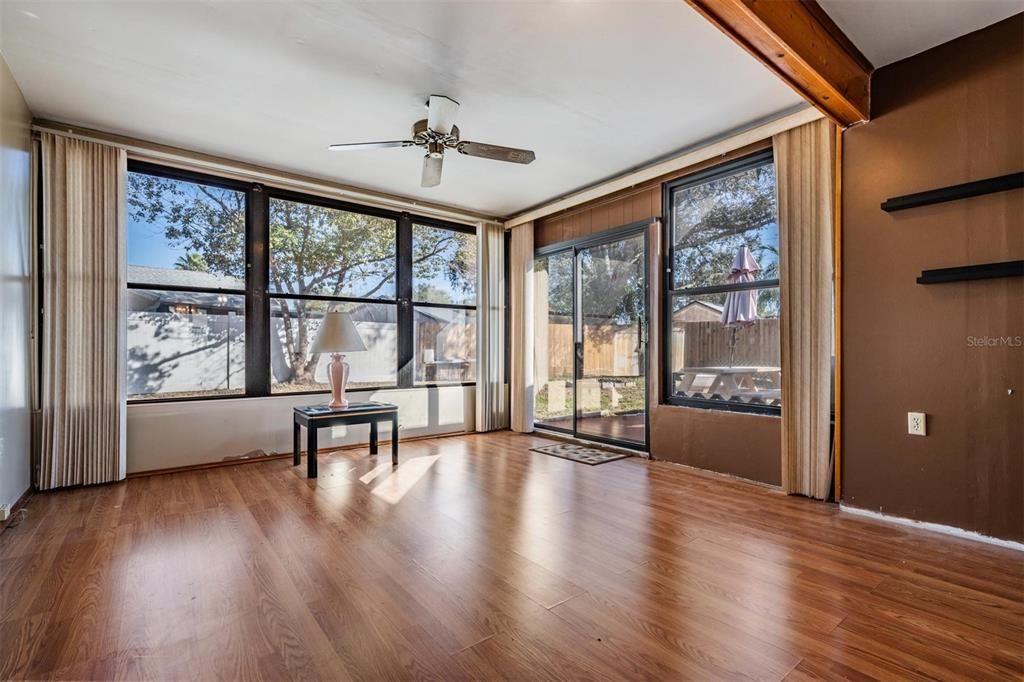 For Sale: $239,000 (2 beds, 2 baths, 1392 Square Feet)