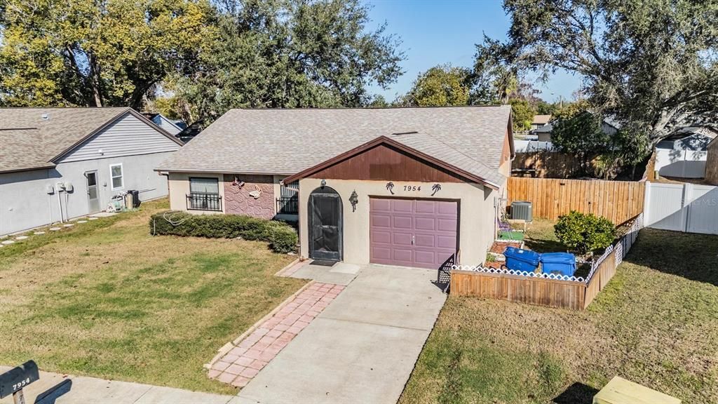 For Sale: $239,000 (2 beds, 2 baths, 1392 Square Feet)