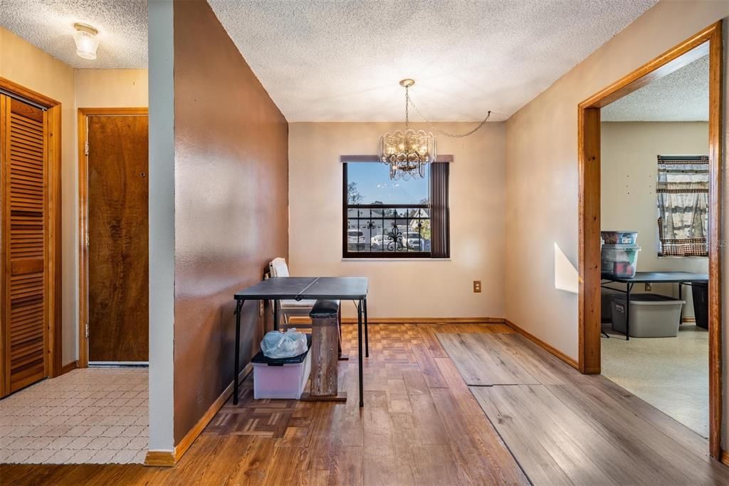 For Sale: $239,000 (2 beds, 2 baths, 1392 Square Feet)