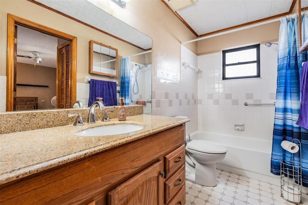 For Sale: $239,000 (2 beds, 2 baths, 1392 Square Feet)