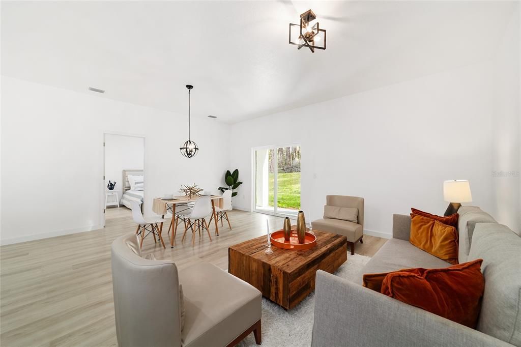 На продажу: $235,000 (2 спален, 2 ванн, 1226 Квадратных фут)