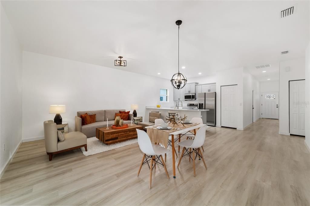 На продажу: $235,000 (2 спален, 2 ванн, 1226 Квадратных фут)