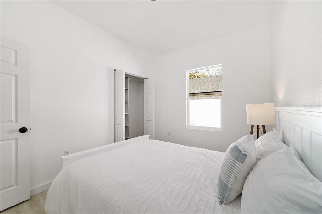 На продажу: $235,000 (2 спален, 2 ванн, 1226 Квадратных фут)