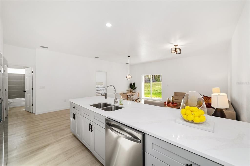 На продажу: $235,000 (2 спален, 2 ванн, 1226 Квадратных фут)