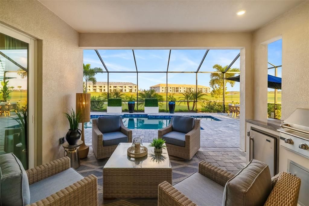 En Venta: $970,000 (3 camas, 3 baños, 2445 Pies cuadrados)