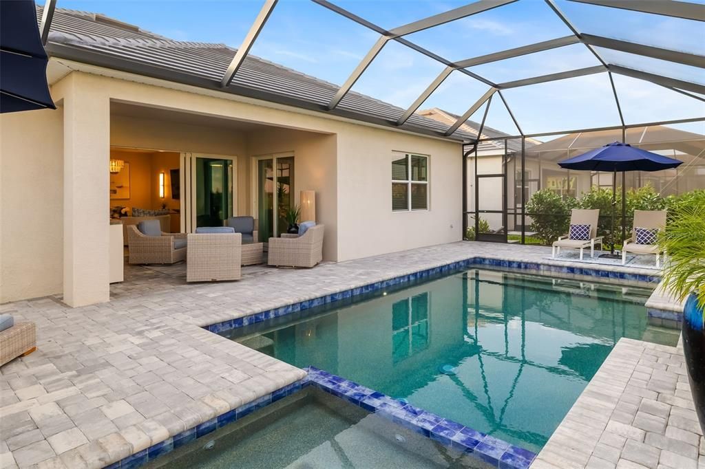 En Venta: $970,000 (3 camas, 3 baños, 2445 Pies cuadrados)