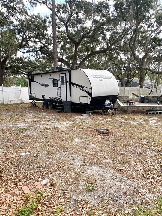 待售: $415,000 (5 贝兹, 3 浴室, 2187 平方英尺)