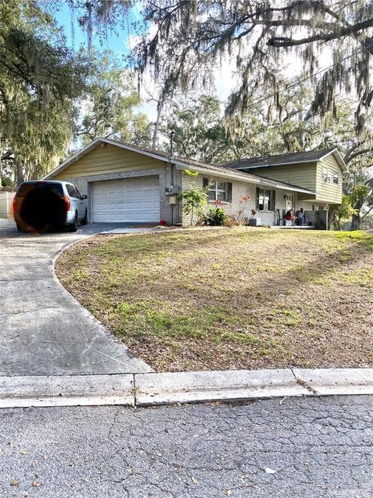 待售: $415,000 (5 贝兹, 3 浴室, 2187 平方英尺)