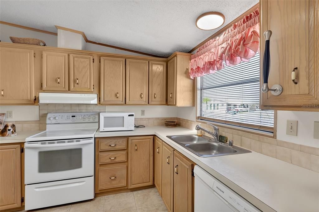 For Sale: $119,000 (2 beds, 2 baths, 1292 Square Feet)