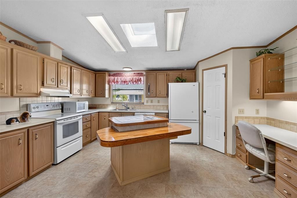 For Sale: $119,000 (2 beds, 2 baths, 1292 Square Feet)