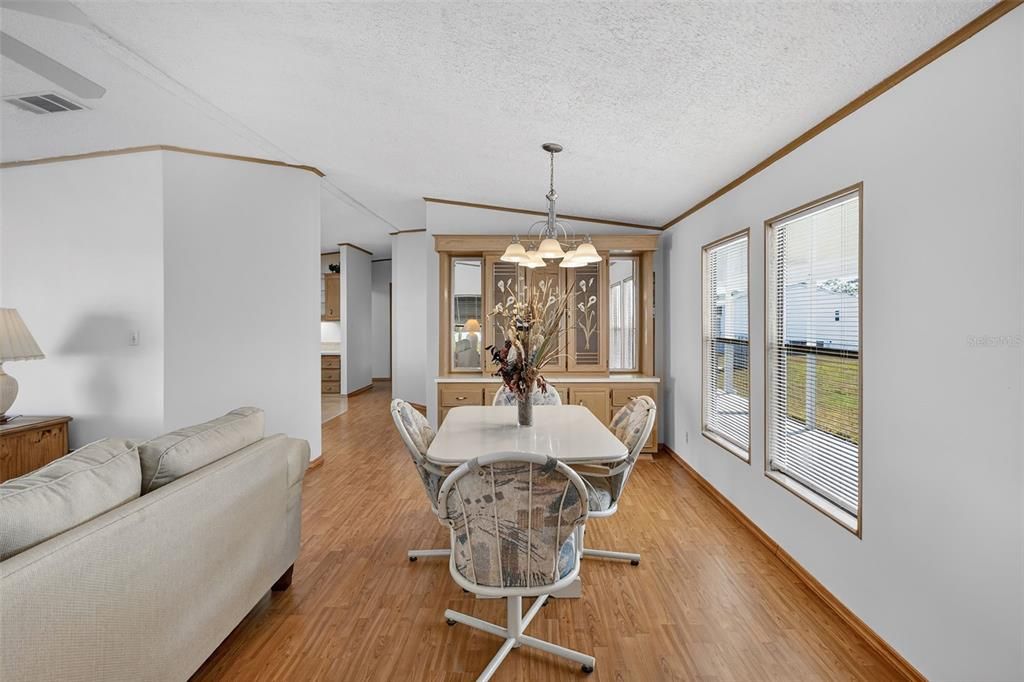 For Sale: $119,000 (2 beds, 2 baths, 1292 Square Feet)