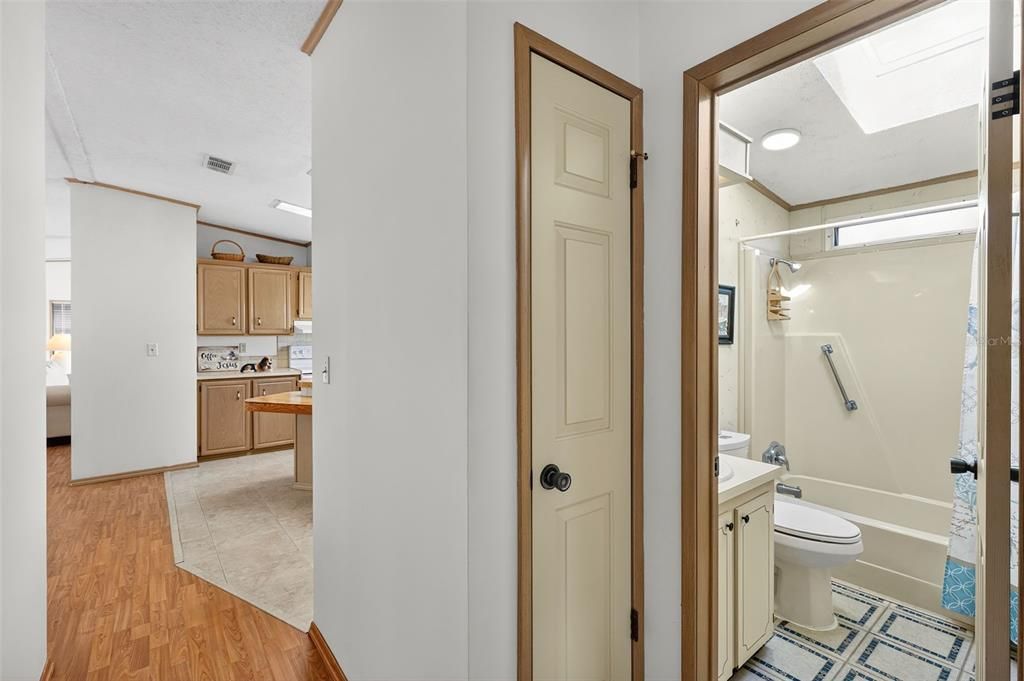 For Sale: $119,000 (2 beds, 2 baths, 1292 Square Feet)