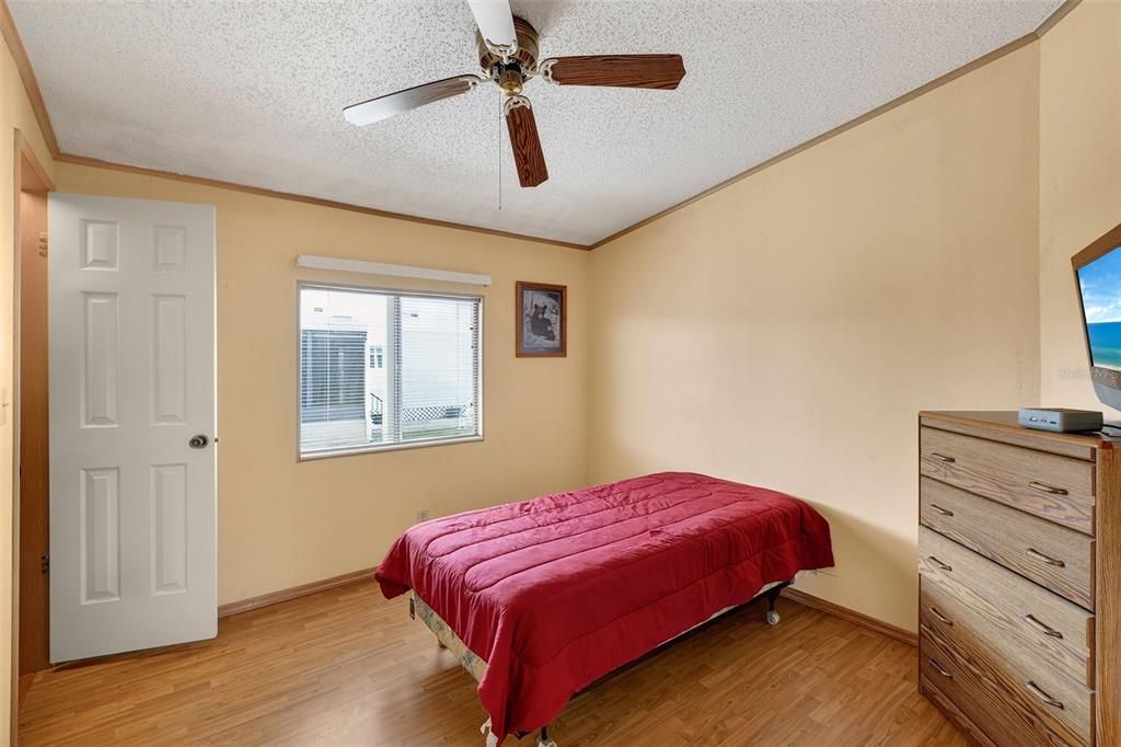 For Sale: $119,000 (2 beds, 2 baths, 1292 Square Feet)
