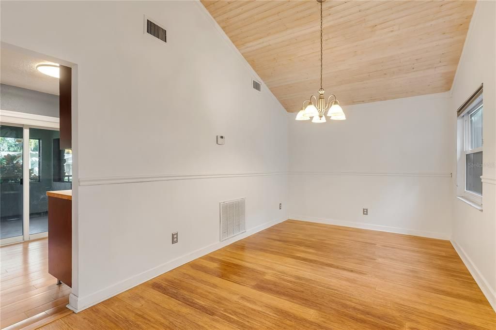 En Renta: $2,500 (3 camas, 2 baños, 1851 Pies cuadrados)