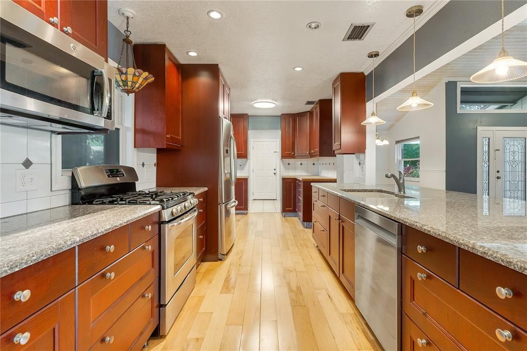 En Renta: $2,500 (3 camas, 2 baños, 1851 Pies cuadrados)